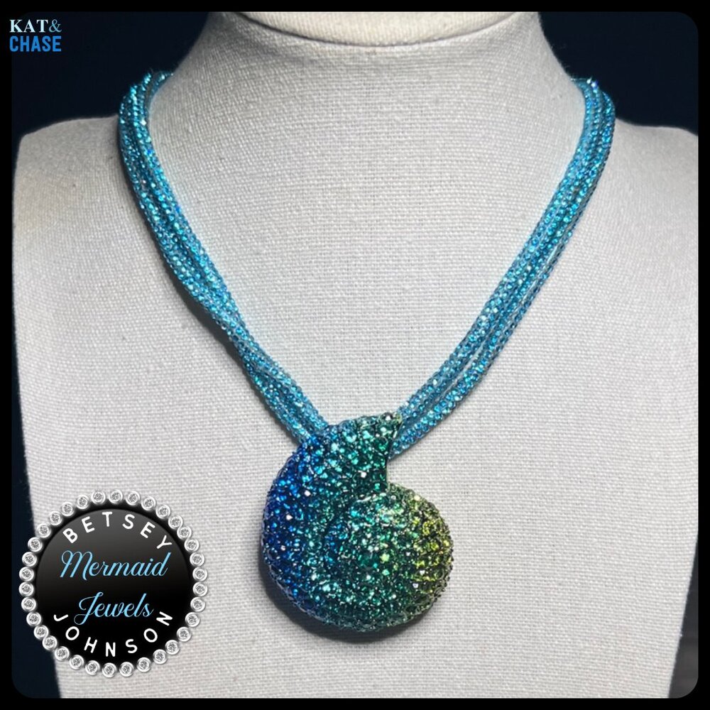 Betsey Johnson Mermaid Jewels Necklace 15" Conch Shell Blue Ombre Ursula Ariel - Picture 3 of 11